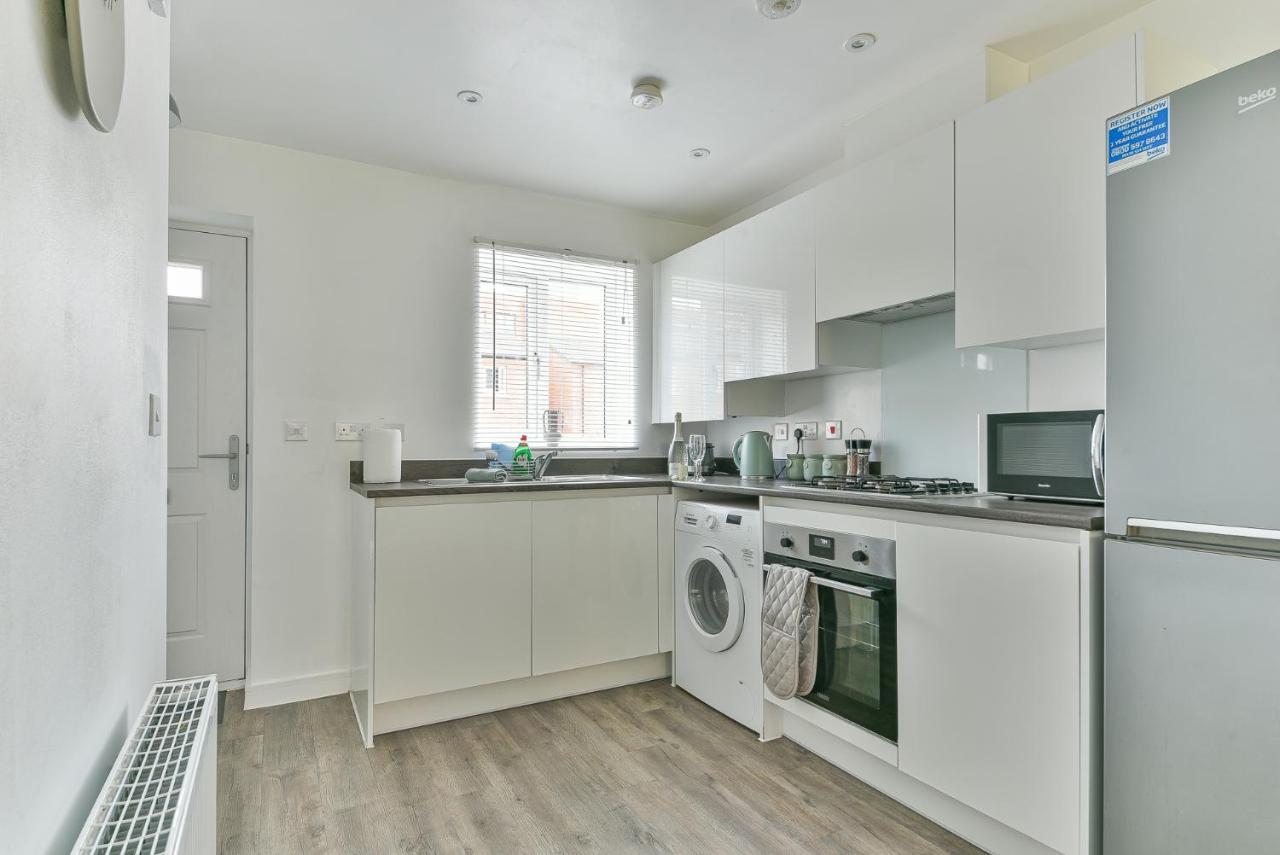 Beautiful New House In Derby For Up To 5 Guests, Suitable For Families Contractors Nhs Staff Etc Extérieur photo